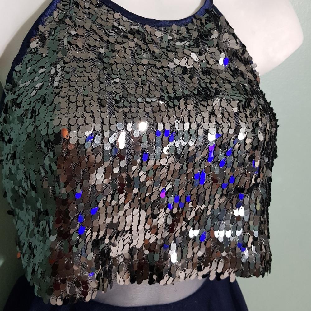 Dress - Picture 2 of 3